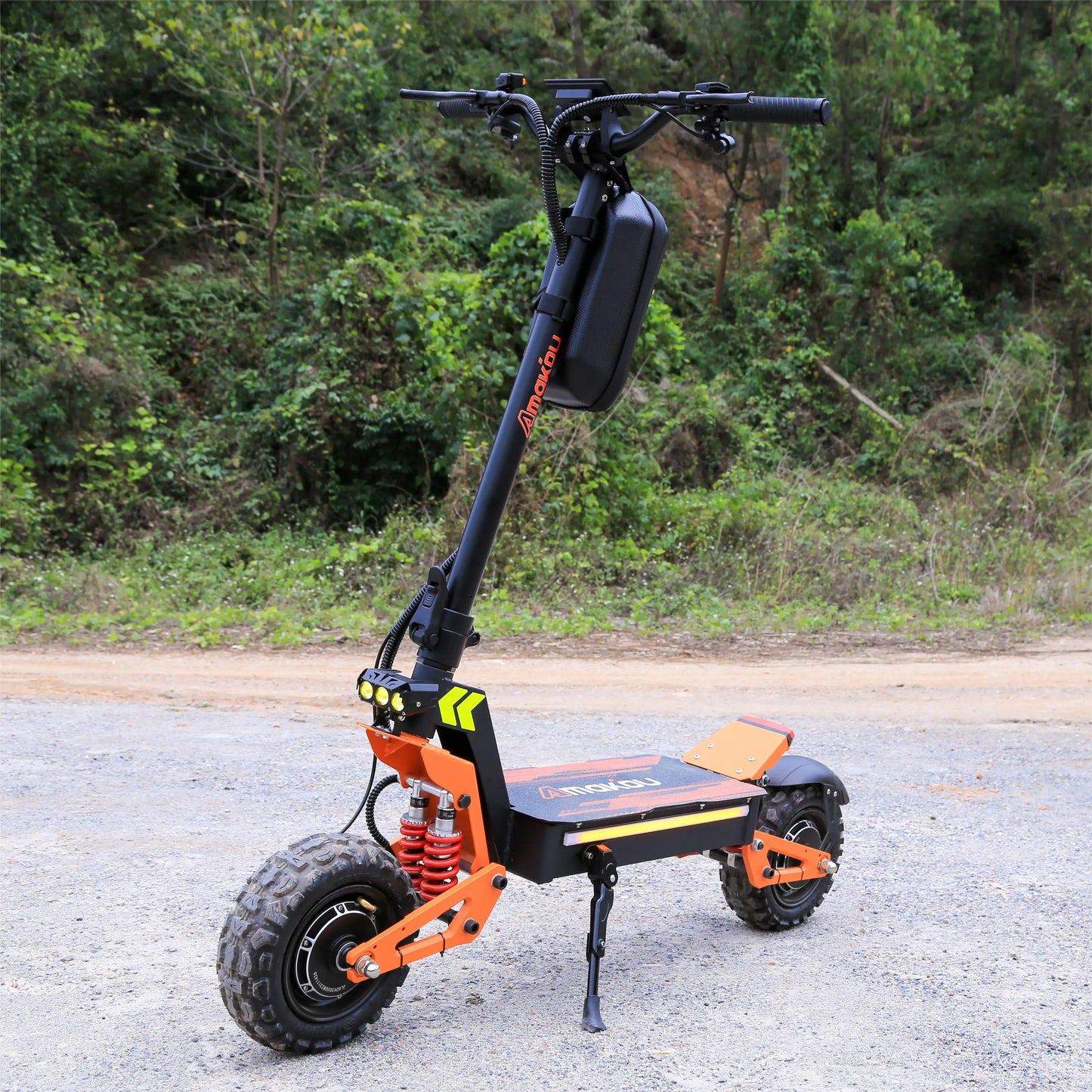 X5 6000W Dual Motor Eelectric Scooter in China Stock 60v 40ah Large Battery Remote Scooter with Seat 11-inch Tires