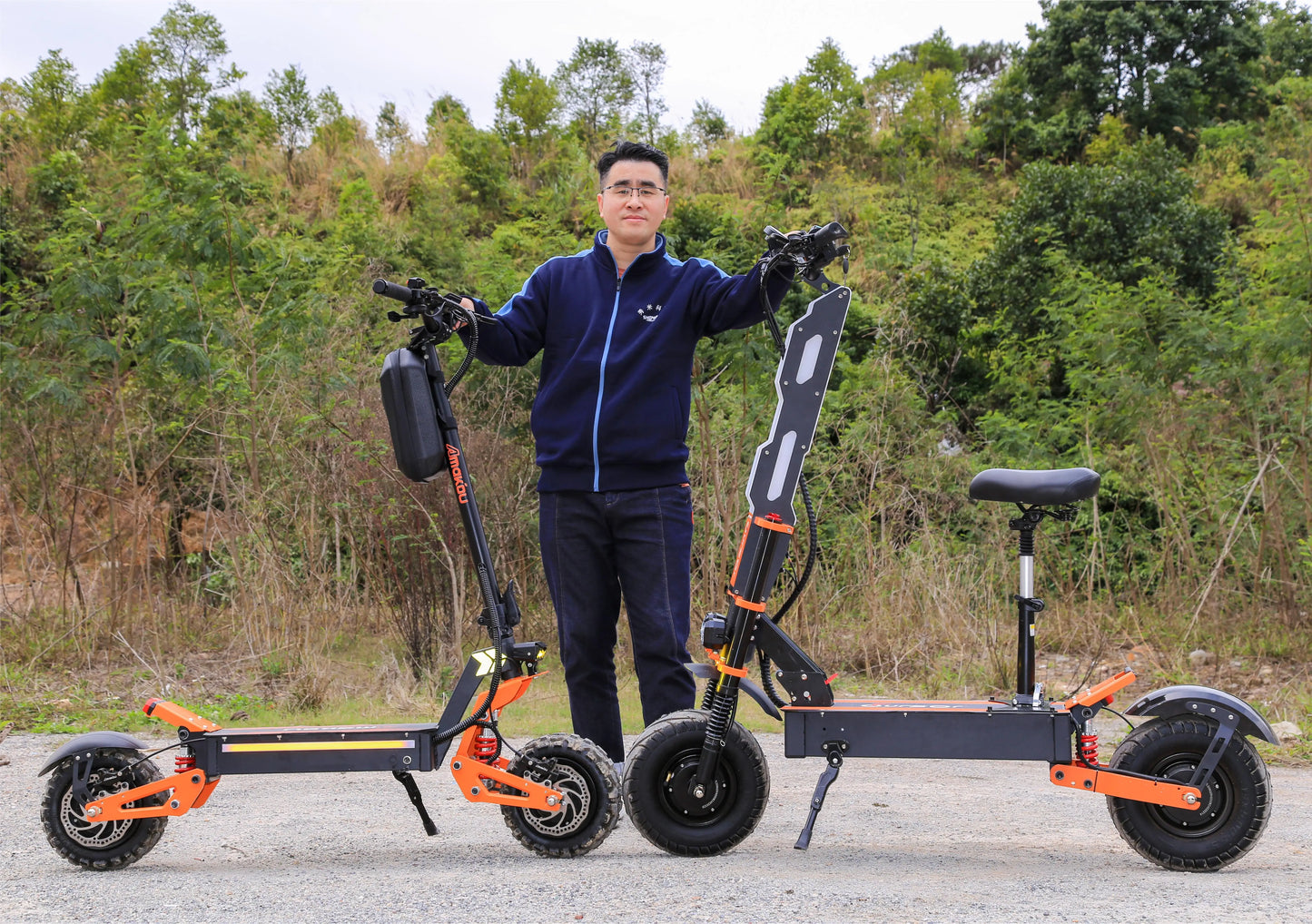 X5 6000W Dual Motor Eelectric Scooter in China Stock 60v 40ah Large Battery Remote Scooter with Seat 11-inch Tires