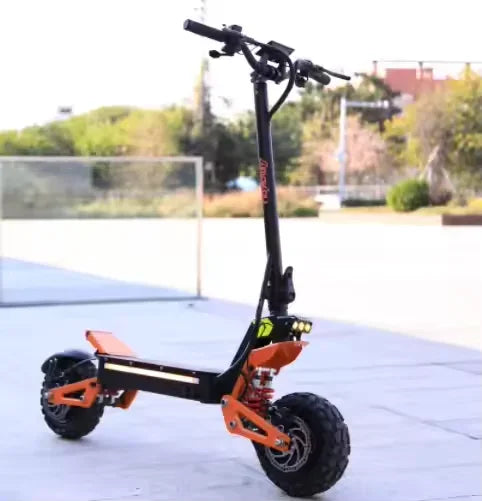 X5 6000W Dual Motor Eelectric Scooter in China Stock 60v 40ah Large Battery Remote Scooter with Seat 11-inch Tires